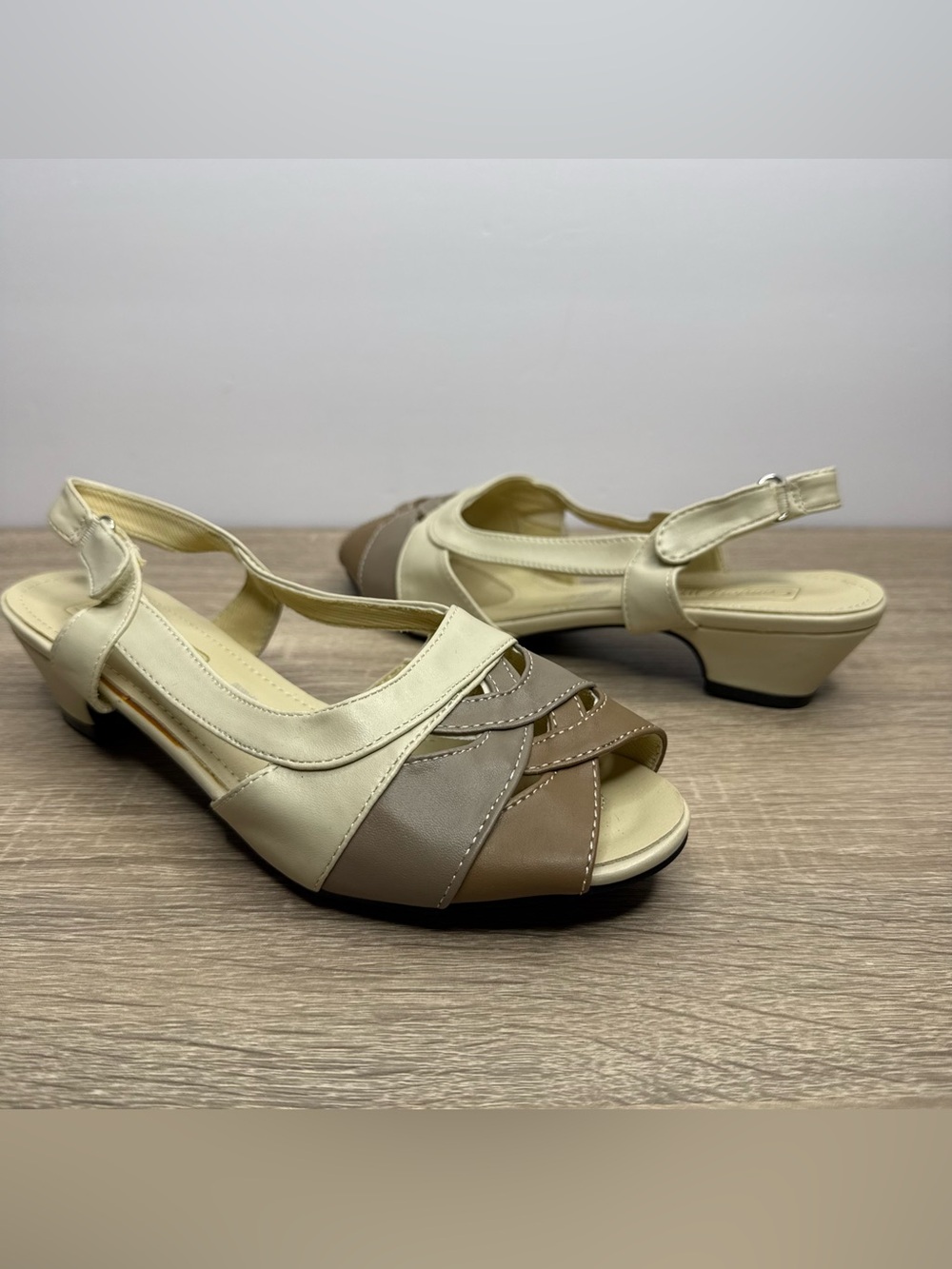 Comfort-Well by Beacon Low-Heel Slingback Sandal Size 7.5 NWOT